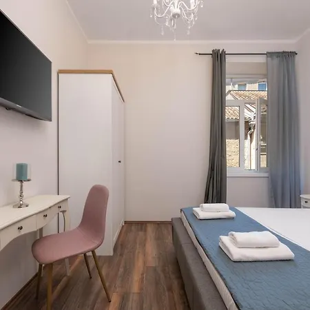 Dante Paradiso Apartman *