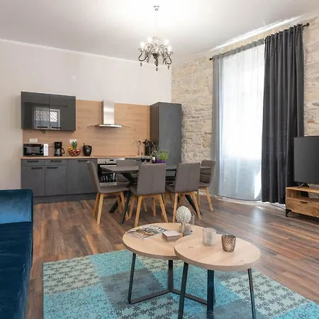 Dante Paradiso Apartment Pula