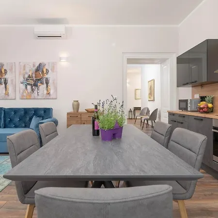 Dante Paradiso Apartment