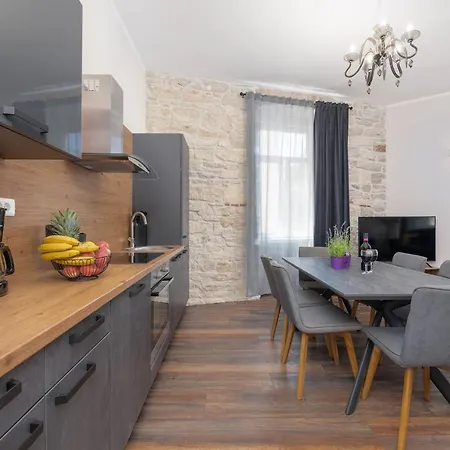 Appartamento Dante Paradiso Pola